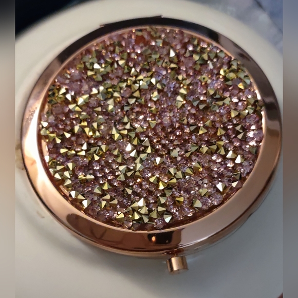 Sparkling Rose Gold Compact Makeup Mirror - Picture 7 of 11